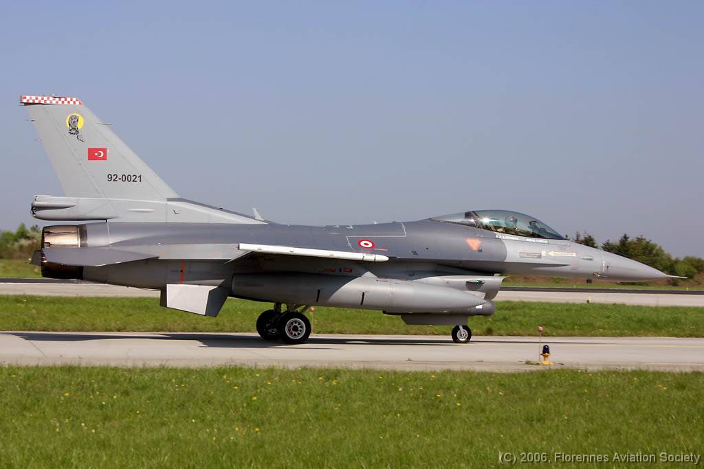 19 ETSL060511 F-16C 92-0021 DK 01 Turkish Air Force F-16C 92-0021 of 8 AJU/181 Filo - Lechfeld AB, 11 May 2006 (C) Didier Kories